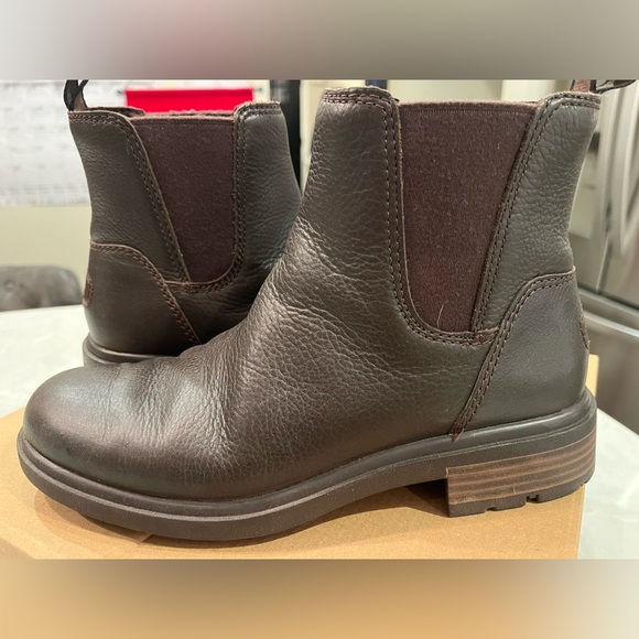 UGG Women's Harrison Chelsea Boot - Picture 11 of 11